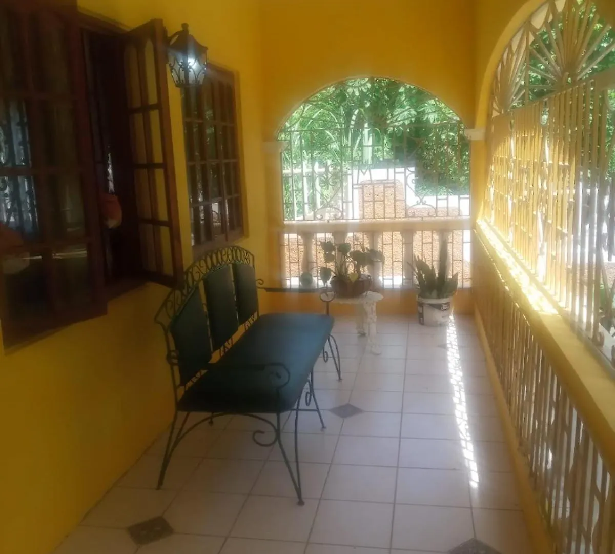 Mumatt\'S Guesthouse contacts